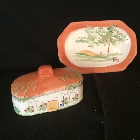 Rare Find- Butter Cheese Lidded Dish Pottery Hand Painted Cottagecore House. - Picture 4 of 11